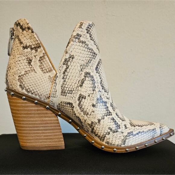 Snakeskin cowboy bootie with silver studs Steve Madden CAMRYN size 6 - Picture 2 of 5